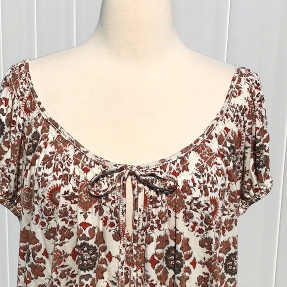 Max Studio Floral Print Scooped Neckline Short Sleeved Elastic Waistband Top Med - Picture 3 of 16